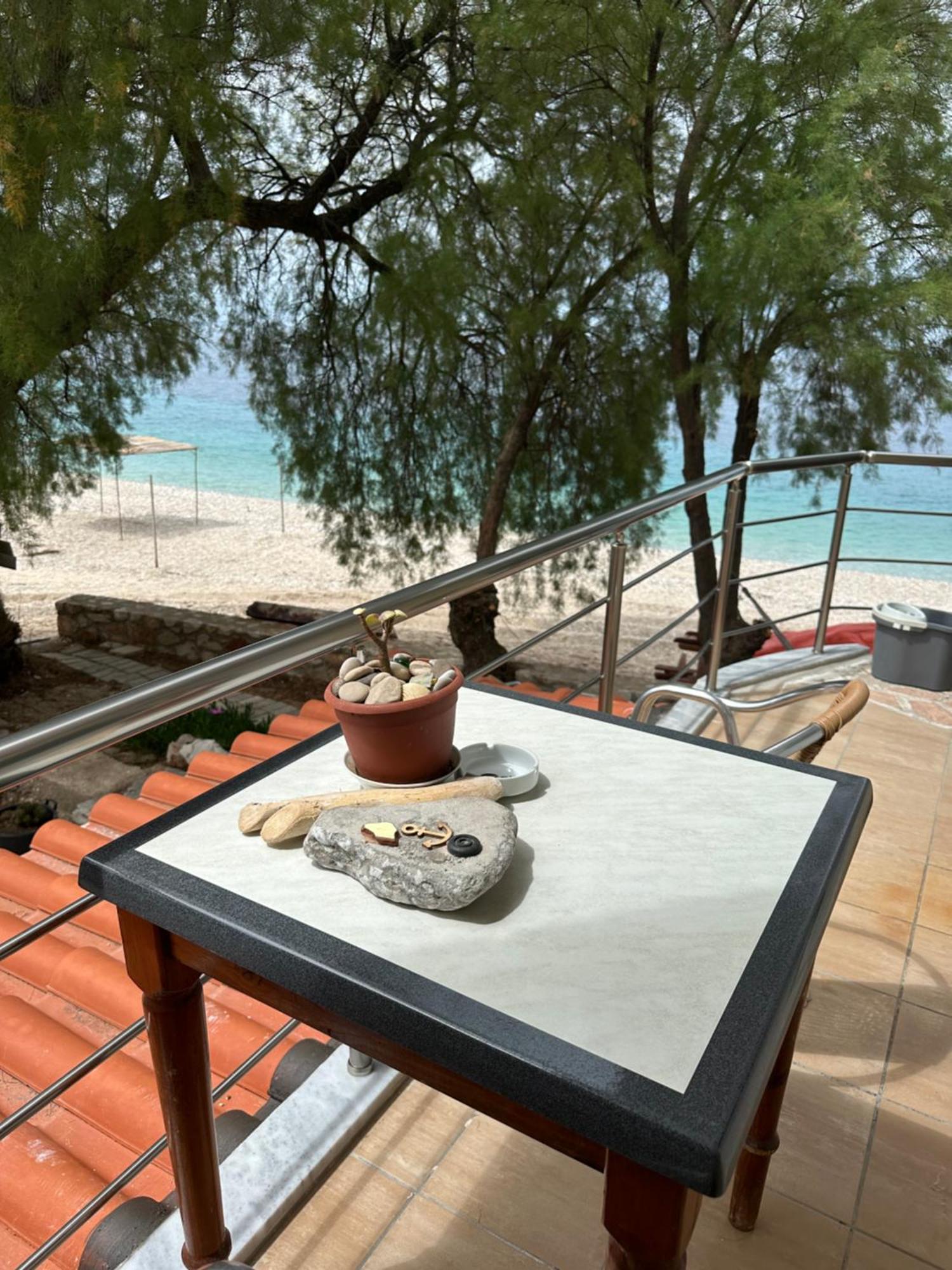 Potami Seashell Hotel Himarë Eksteriør billede
